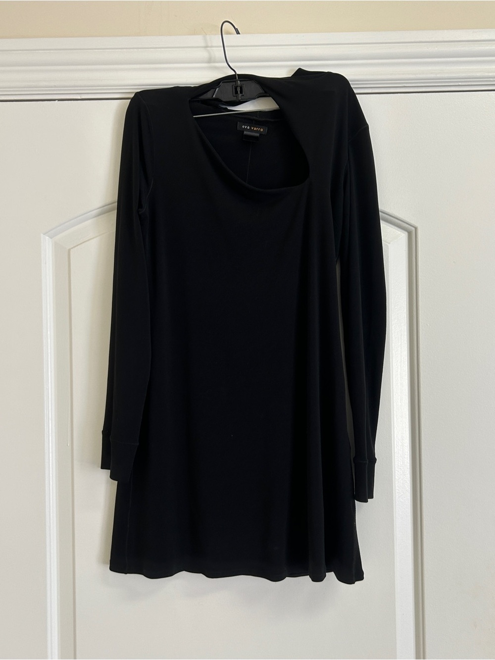 eva varro Black Long-Sleeve Shift Dress